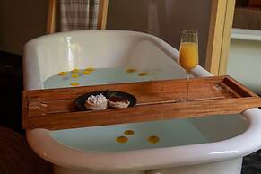 Casa Chichipicas Hotel Boutique