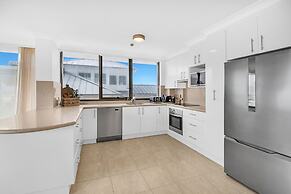 Albatross North Apartments