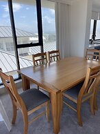 Albatross North Apartments