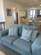 Albatross North Apartments