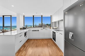 Albatross North Apartments