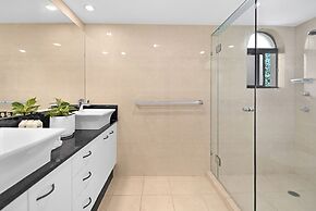 Albatross North Apartments