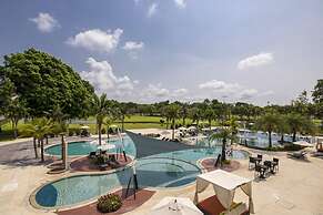 Eastin Thana City Golf Resort Bangkok