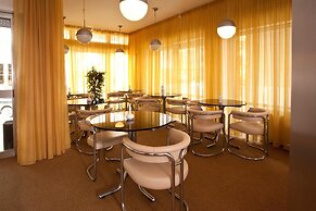 Hotel President