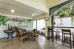 OYO 928 Leaf Hostel