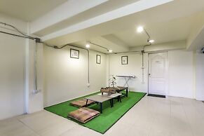 OYO 928 Leaf Hostel