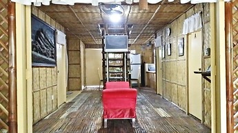 V House
