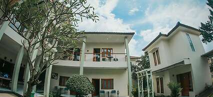 Aleyra Hotel and Villa Garut