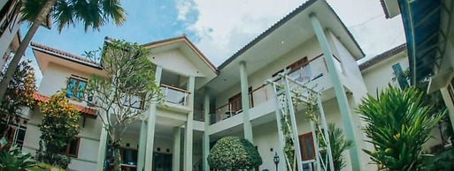 Aleyra Hotel and Villa Garut