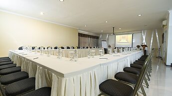 Aleyra Hotel and Villa Garut