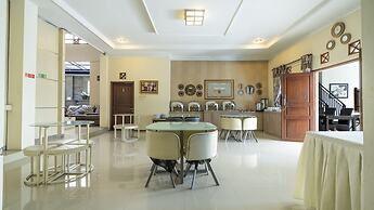 Aleyra Hotel and Villa Garut