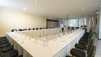 Aleyra Hotel and Villa Garut