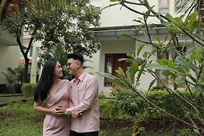 Aleyra Hotel and Villa Garut