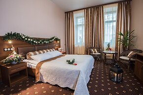 My Favorite Garden Hotel