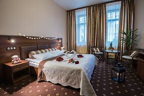 My Favorite Garden Hotel