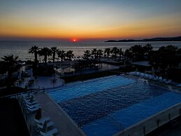 Risus Beach Resort Hotel