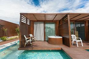 Risus Beach Resort Hotel