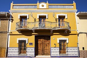 Typical Valencian House. Modernist Style. Recommended for Families