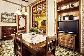 Typical Valencian House. Modernist Style. Recommended for Families