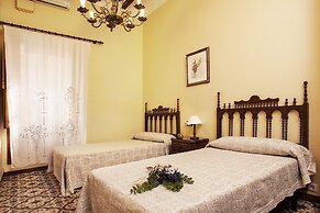 Typical Valencian House. Modernist Style. Recommended for Families