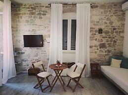 Apartments and Rooms Djanovic