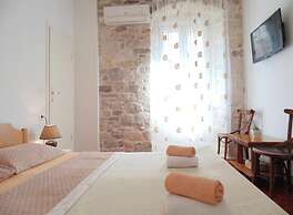 Apartments and Rooms Djanovic