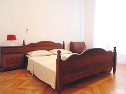 Apartments and Rooms Djanovic