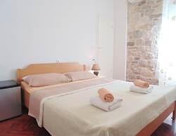 Apartments and Rooms Djanovic