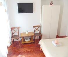 Apartments and Rooms Djanovic