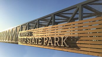 Lighthouse Condos by Hosteeva