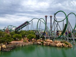 Lighthouse Condos by Hosteeva