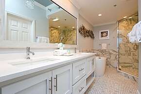 Lighthouse Condos by Hosteeva