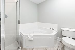 Lighthouse Condos by Hosteeva