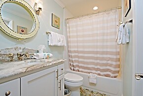 Lighthouse Condos by Hosteeva