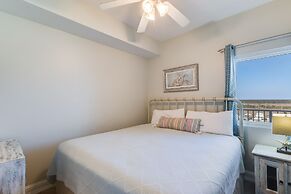 Lighthouse Condos by Hosteeva