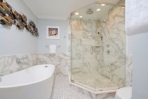 Lighthouse Condos by Hosteeva