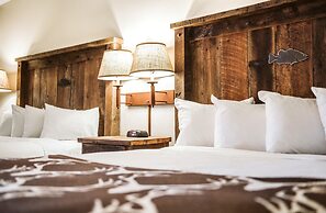 Bass Pro Shops Angler's Lodge