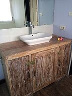 Lutwala Dive and Bungalows