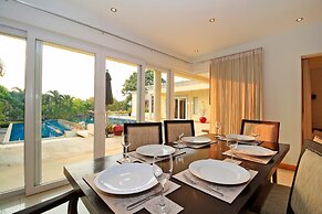 Pattaya Sunset Villa 4 Bedroom Sleeps 8