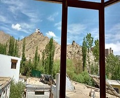 Karakoram Hotel