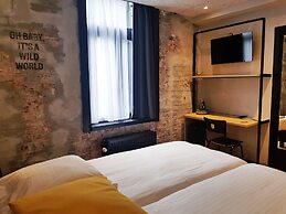 Upstairs Hotel