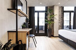 Upstairs Hotel
