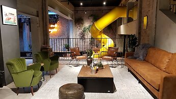 Upstairs Hotel