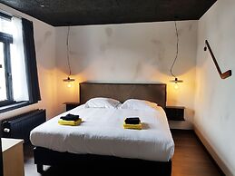 Upstairs Hotel