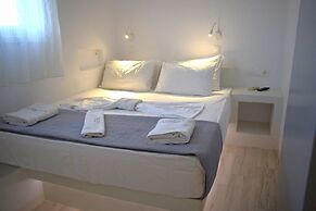 Tinos Heritage Plateia