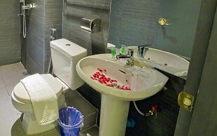 Holiday Season Motel