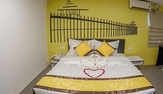 Holiday Season Motel