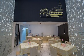 Holiday Season Motel