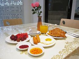 Holiday Season Motel