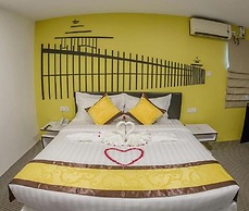 Holiday Season Motel